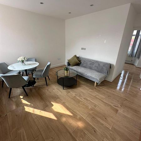 Central & Cozy 3Br Apt - High Chair - Free Parking London Kültér fotó