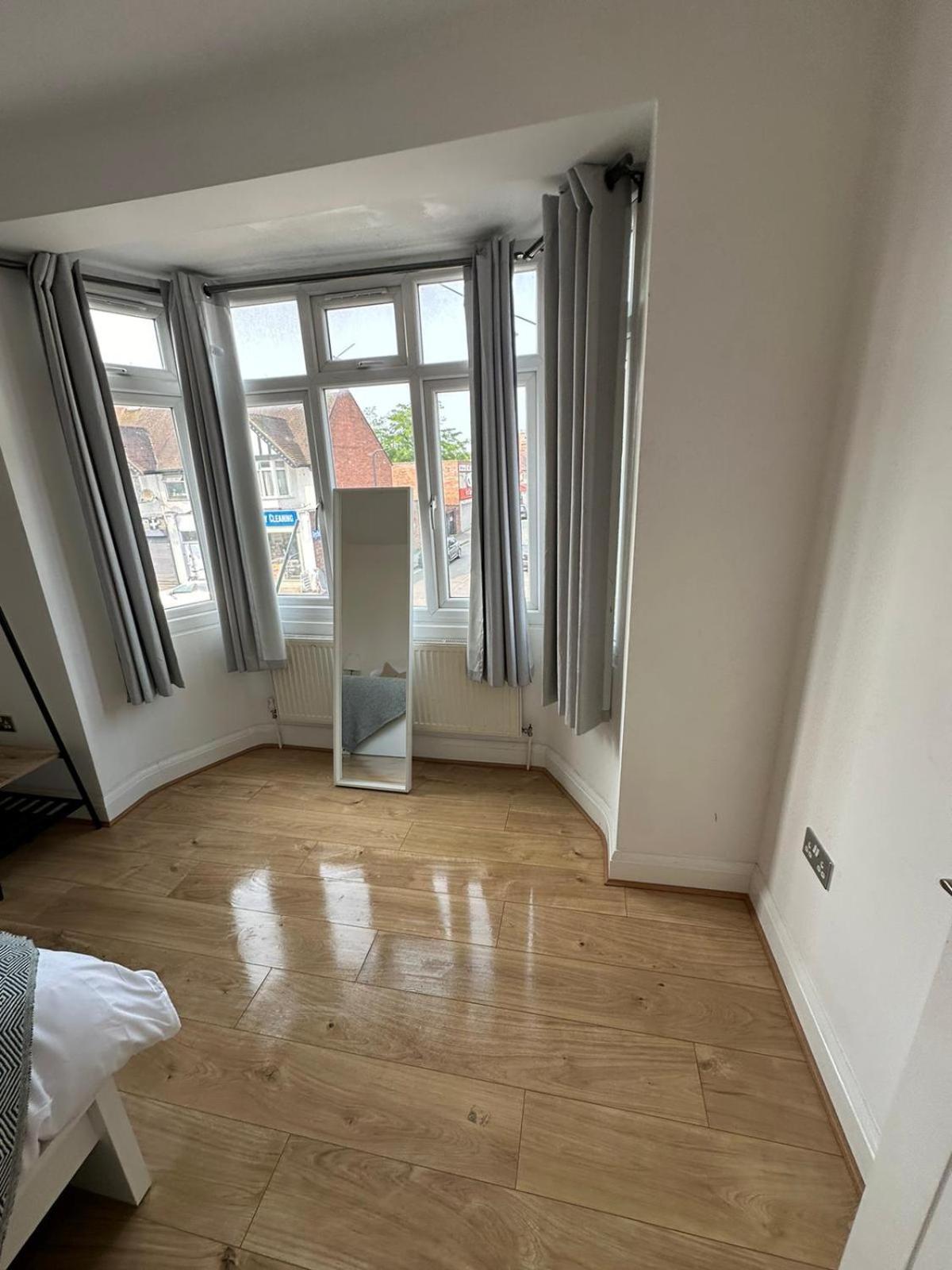 Central & Cozy 3Br Apt - High Chair - Free Parking London Kültér fotó