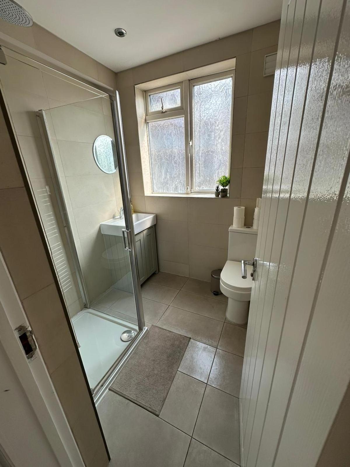 Central & Cozy 3Br Apt - High Chair - Free Parking London Kültér fotó