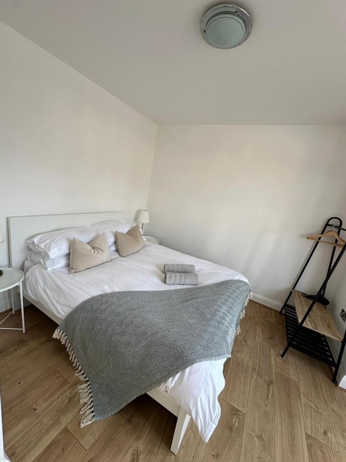 Central & Cozy 3Br Apt - High Chair - Free Parking London Kültér fotó