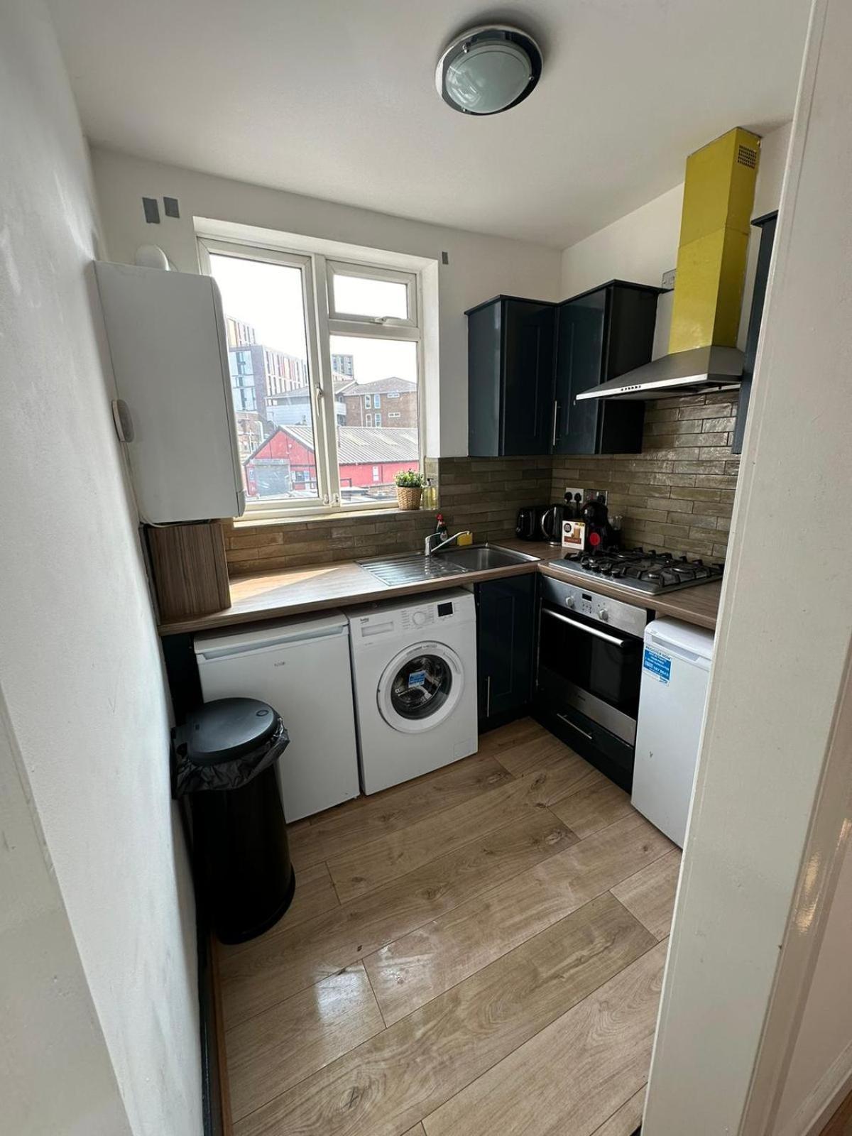 Central & Cozy 3Br Apt - High Chair - Free Parking London Kültér fotó
